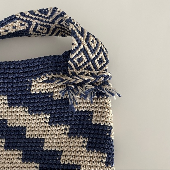 Wayuu Mochila Colombian Hand Woven Bucket Crossbody Bag Purse - Picture 4 of 8